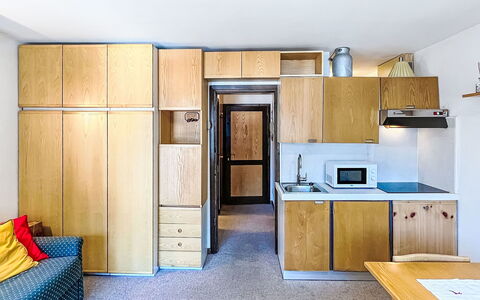 Presanella: Sol, Bois, Design Intérieur, Meubles, Sol, Plafond, Pièce, Appartement, Tache De Bois, Cuisine