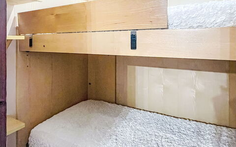 Presanella: Lit Superposé, Bois, Sol, Sol, Chambre, Lit, Linge, Literie, Pièce, Tache De Bois