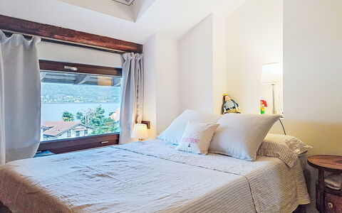 Emma: Lit, Design Intérieur, Meubles, Chambre, Literie, Drap De Lit, Sol, Bois, Linge, Sol