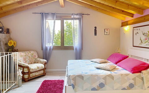 Baita Melissa: Meubles, Design Intérieur, Lit, Chambre, Sol, Sol, Pièce, Bois, Plafond, Linge