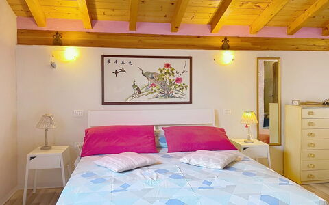Baita Melissa: Lit, Meubles, Design Intérieur, Chambre, Drap De Lit, Sol, Plafond, Literie, Sol, Linge
