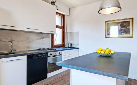 Le 3 Viste: Comptoir, Cuisine, Sol, Appareil De Cuisine, Design Intérieur, Cabinetry, Sol, Bois, Meubles, Principaux Appliance