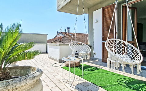 Le 3 Viste: Domicile, Appartement, Ombre, Chaise, Balcon, Plante D'Appartement, Mobilier De Jardin, Eco Hôtel, Villa, Pot De Fleur