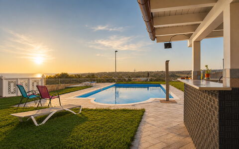 Villa Sara: Piscine, Recours, Ombre, Biens, Eco Hôtel, Villa, Porche, Structure En Plein Air, Mobilier De Jardin, Hôtel
