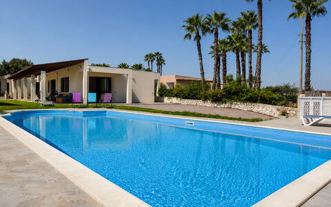 Villa Sara: Bleu, Piscine, Recours, Composite, Loisir, Ombre, Biens, Eco Hôtel, Mobilier De Jardin, Villa