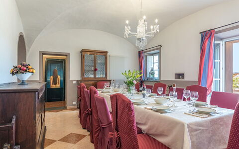 Antica Villa Merelli 12: Meubles, Table, Design Intérieur, Chaise, Salle À Manger, Vaisselle, Pièce, Éclairage, Plafond, Nappe De Table