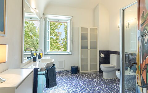 Antica Villa Merelli 12: Sol, Design Intérieur, Sol, Luminaire Plomberie, Salle De Bains, Plomberie, Plafond, Pièce, Appartement, Tuile