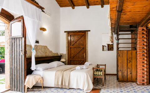Casa Dafne: Meubles, Bois, Design Intérieur, Sol, Sol, Plafond, Chambre, Lit, Tache De Bois, Pièce