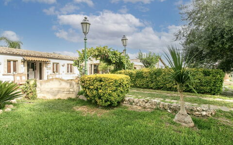 Casa Dafne: Jardin, Biens, Aménagement Paysager, Hacienda, Arrière-Cour, Pelouse, Cour, Ferme, Villa