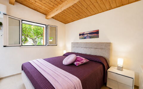La Dimora di Diana: Lit, Design Intérieur, Chambre, Meubles, Drap De Lit, Literie, Sol, Pièce, Sol, Domicile