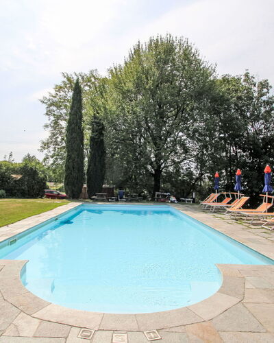 Annika: Bleu, Piscine, Loisir, Recours, Mobilier De Jardin, Ombre, Eco Hôtel, Caractéristique De L'Eau, Ville Resort, Aménagement Paysager