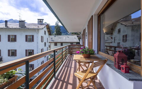 La Panoramica: Toit, Domicile, Siding, Chalet, Cour, Dur, Conception, Batiments Jardin, Tache De Bois, Ferme