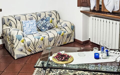 Casa Lulù: Meubles, Design Intérieur, Canapé, Sol, Textile, Sol, Linge, Pièce, Appartement, Salon