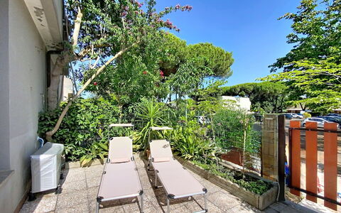 Villaggio Podere San Luigi: Zone Résidentielle, Domicile, Appartement, Design Urbain, Balcon, Ombre, Daylighting, Plâtre