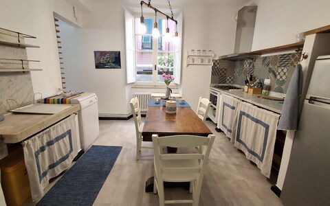 La Riva - Levanto: Meubles, Sol, Design Intérieur, Sol, Bois, Cuisine, Principaux Appliance, Comptoir, Appareil De Cuisine, Table