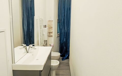 Onda Blu House: Sol, Sol, Design Intérieur, Luminaire Plomberie, Salle De Bains, Toilette, Pièce, Plomberie, Siège De Toilette, Lavabo