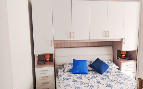 Onda Blu House: Meubles, Design Intérieur, Bois, Chambre, Sol, Sol, Pièce, Lit, Cabinetry, Tiroir