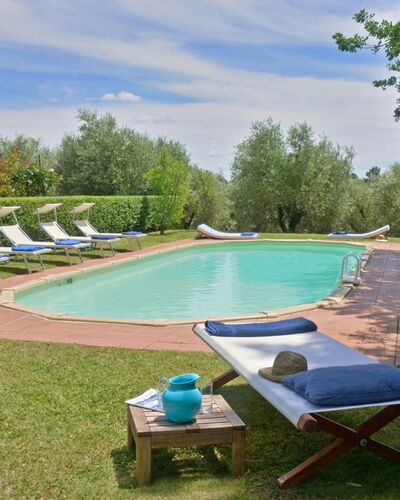 Villa Gioli: Piscine, Mobilier De Jardin, Meubles, Recours, Biens, Ombre, Jardin, Balancelle, Aménagement Paysager, Hacienda