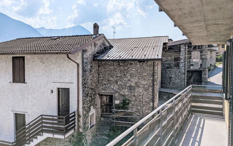 Fontanella Mountain Home: Mur, Architecture, Composite, Béton, Balcon, Balustrade, Village De Montagne, Daylighting, Escaliers