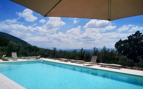 Villa Santa Chiara: Piscine, Mobilier De Jardin, Loisir, Recours, Colline, Balancelle, Parapluie, Chaîne De Montagnes, Eco Hôtel, Vacances
