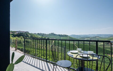 Serracapelli: Clôture, Balcon, Mobilier De Jardin, Chaise, Balustrade