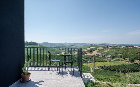 Serracapelli: Matin, Clôture, Balcon