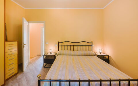 Dimora Polle di Malbacco: Lit, Design Intérieur, Chambre, Sol, Mur, Sol, Meubles, Pièce, Bois, Drap De Lit