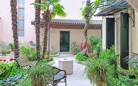 Le Falesie: Pot De Fleur, Arbuste, Jardin, Plante D'Appartement, Hacienda, Cour, Aménagement Paysager, Cour, Ombre
