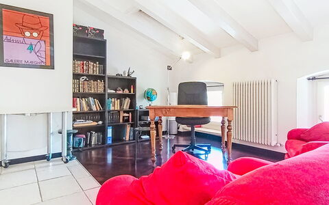 Le Falesie: Meubles, Design Intérieur, Sol, Mur, Sol, Plafond, Pièce, Canapé, Salon, Éclairage
