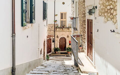Majella Living: Mur, Sol, Porte, Sol, Pot De Fleur, Ruelle, Dalle, Pavé, Béton, Escaliers