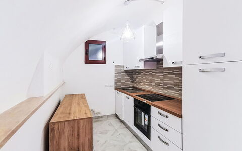 La Terrazza di Caramanico: Sol, Bois, Design Intérieur, Sol, Comptoir, Plafond, Cuisine, Cabinetry, Domicile, Pièce