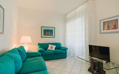 Appartamento la Terrazza di Anna: Canapé, Design Intérieur, Sol, Sol, Meubles, Salon, Appartement, Plafond, Pièce