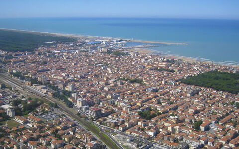 Appartamento la Terrazza di Anna: Jour, Photographie Aérienne, Zone Urbaine, Vue Du Ciel, Horizon, Zone Résidentielle, Paysage, Quartier, Zone Métropolitaine, Côte