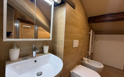 Il Pittore: Sol, Bois, Luminaire Plomberie, Sol, Design Intérieur, Salle De Bains, Plomberie, Tuile, Plafond, Évier
