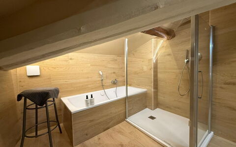 Il Pittore: Sol, Sol, Bois, Design Intérieur, Luminaire Plomberie, Plafond, Parquet, Baignoire, Salle De Bains, Plomberie