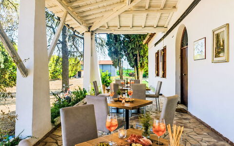 La Perla di Aprilia: Domicile, Maison, Meubles, Porte, Recours, Chalet, Biens, Ombre, Jardin, Hacienda