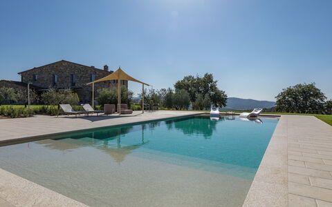 La Calcinaia Country House, Bucine: Piscine, Aménagement Paysager, Dalle