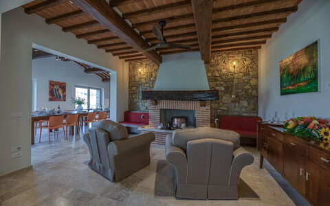 La Calcinaia Country House, Bucine: Meubles, Design Intérieur, Mur, Sol, Bois, Plafond, Sol, Chaise, Canapé, Salon