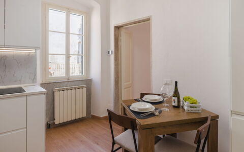 Casa Vacanze al Teatro: Meubles, Sol, Design Intérieur, Bois, Sol, Table Cuisine Et Salle A Manger, Cuisine, Plafond, Table, Parquet
