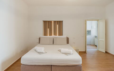 Casa Vacanze al Teatro: Design Intérieur, Sol, Sol, Plafond, Pièce, Lit, Chambre, Domicile, Appartement, Literie