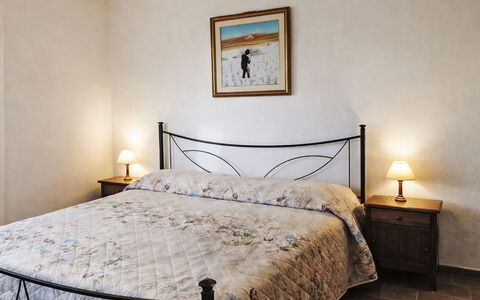 Il Mulinetto: Lit, Chambre, Literie, Drap De Lit, Design Intérieur, Meubles, Sol, Sol, Cadre De Lit, Linge