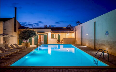 Casale Domè 14+2: Piscine, Bleu, Recours, Composite, Eco Hôtel, Thermes, Hôtel, Caractéristique De L'Eau, Mobilier De Jardin, Plante D'Appartement