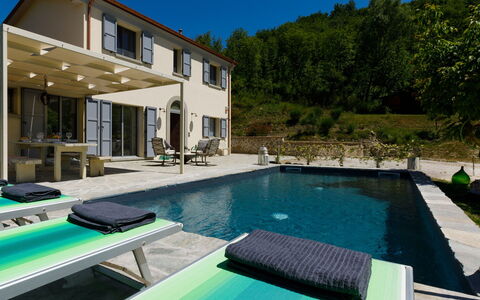 Villa Mia 6: Piscine, Mobilier De Jardin, Loisir, Meubles, Des Loisirs, Recours, Chaise, Parapluie, Eco Hôtel, Biens
