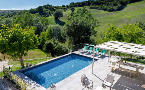 Villa Mia 6: Piscine, Mobilier De Jardin, Loisir, Jardin, Parapluie, Ombre, Recours, Aménagement Paysager, Eco Hôtel, Balancelle