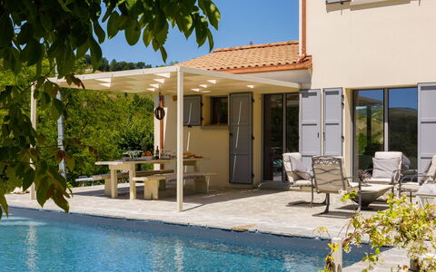 Villa Mia 6: Meubles, Mobilier De Jardin, Chaise, Tableau De Plein Air, Store, Piscine, Ombre, Structure En Plein Air, Patio, Pergola