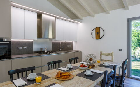 Villa Mia 6: Design Intérieur, Cuisine, Sol, Plafond, Meubles, Comptoir, Pièce, Éclairage, Domicile, Sol