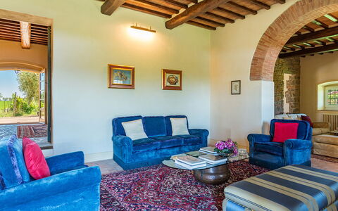Villa Pucci 12: Mur, Design Intérieur, Meubles, Sol, Domicile, Sol, Pièce, Plafond, Canapé, Salon