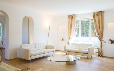 Villa Sarah 10+2: Meubles, Design Intérieur, Sol, Canapé, Sol, Mur, Bois, Salon, Domicile, Pièce