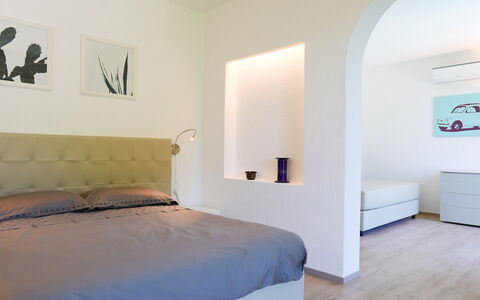 Villa Sarah 10+2: Meubles, Lit, Design Intérieur, Mur, Chambre, Sol, Sol, Pièce, Bois, Literie