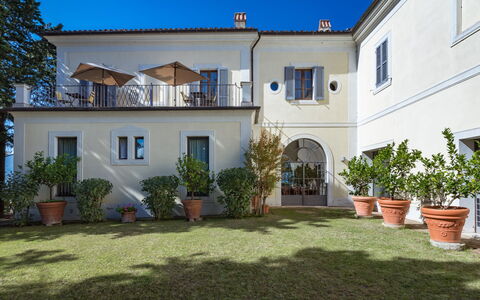 Borgo Colle Ridente 13: Domicile, Maison, Zone Résidentielle, Architecture, Porte, Biens, Jardin, Manoir, Moulage, Villa